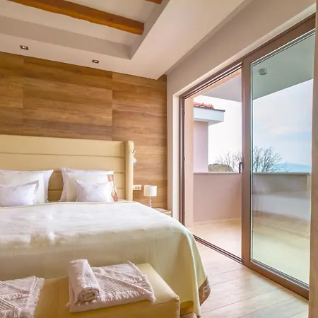 Villa Luxury Prova 2 *